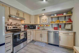 5009 Emerald Dr in Kingsport, TN - Building Photo