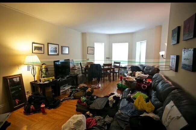 229 Newbury St, Unit 2F in Boston, MA - Building Photo - Building Photo