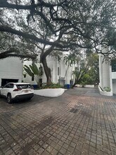 2950 Jackson Ave in Miami, FL - Building Photo - Building Photo