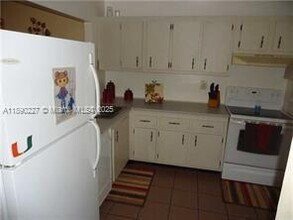 7845 Camino Real in Miami, FL - Building Photo - Building Photo