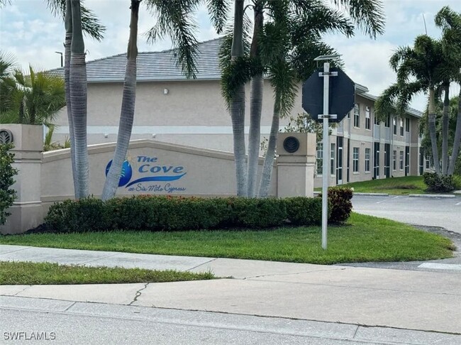 8313 Bernwood Cove Loop in Ft. Myers, FL - Building Photo - Building Photo
