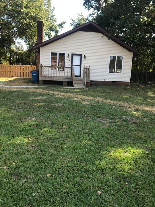 112 Sycamore St in Dunn, NC - Building Photo