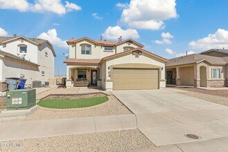 3829 Loma Adriana in El Paso, TX - Building Photo - Building Photo