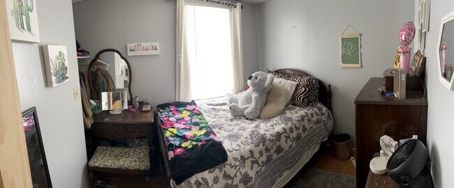 35 W University St photo'