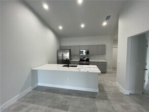 1106 Andalusia Blvd in Cape Coral, FL - Building Photo - Building Photo