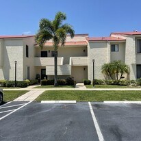 5111 SE Miles Grant Rd in Stuart, FL - Building Photo