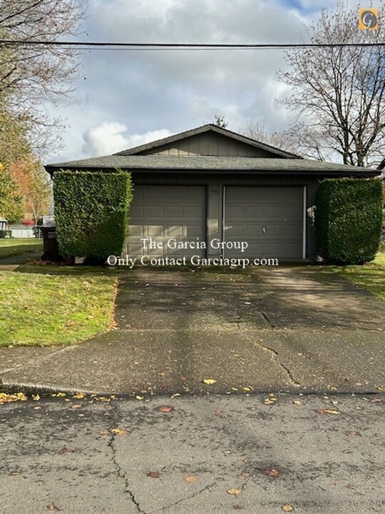 470-480-480 SE Vista Ave in Gresham, OR - Building Photo