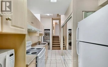 166 Sail Crescent in Vaughan, ON - Building Photo - Building Photo