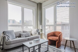 201 The Promenade N in Long Beach, CA - Building Photo