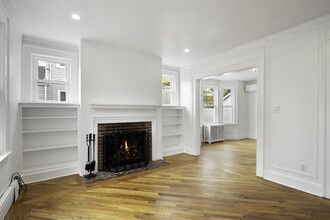 11 Highland Ter, Unit A in Verona, NJ - Foto de edificio - Building Photo