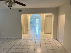 611 El Vedado in West Palm Beach, FL - Foto de edificio - Building Photo