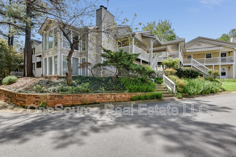 1210 Augusta Dr in Marietta, GA - Building Photo