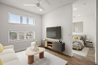 6324 N Lamar Blvd in Austin, TX - Building Photo - Building Photo