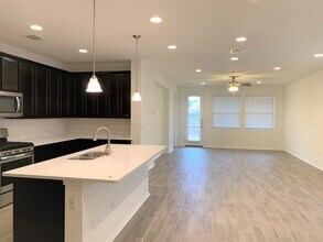2103 Tasmanian Tiger Trace in Austin, TX - Building Photo - Building Photo