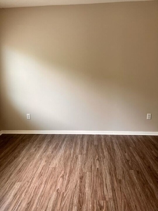 1167 Abbey Ln, Unit E7 in Chesterton, IN - Building Photo