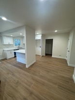 11624 208th St in Lakewood, CA - Building Photo