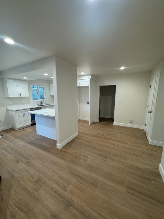 11624 208th St in Lakewood, CA - Building Photo