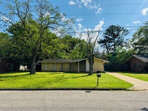 5744 Oakwild Dr in Montgomery, AL - Building Photo - Building Photo