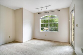 7210 Westpointe Blvd in Orlando, FL - Foto de edificio - Building Photo