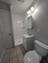 1820 Medart Dr in Tallahassee, FL - Foto de edificio - Building Photo