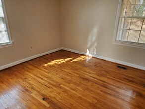 220 Fairway Dr in Greenville, NC - Building Photo - Building Photo