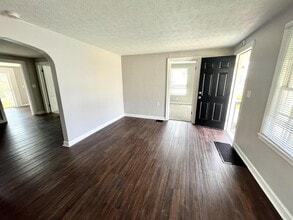 2048 Parrish Ave in Hamilton, OH - Building Photo - Building Photo