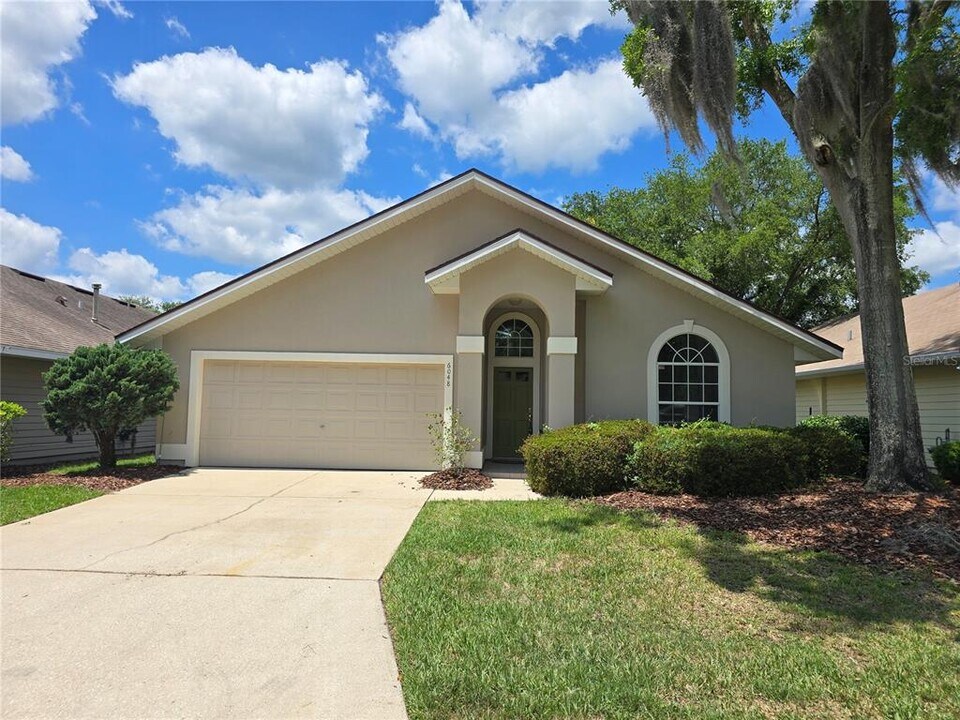6048 NW 36th Terrace in Gainesville, FL - Building Photo
