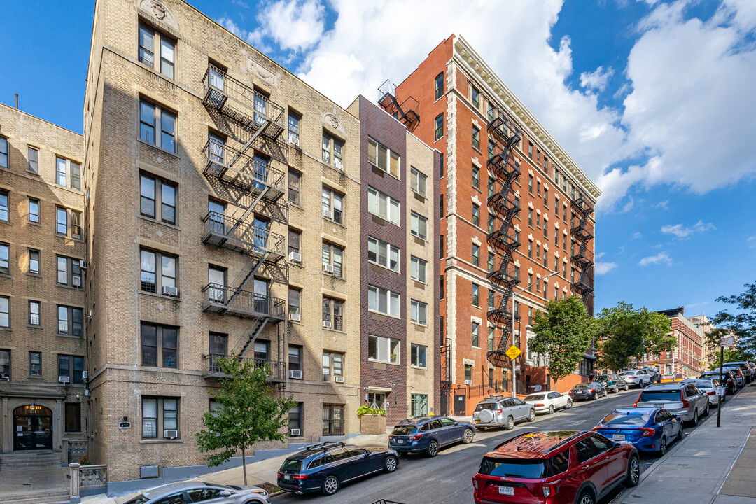 RiverBridge Court in New York, NY - Foto de edificio