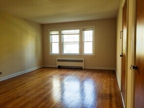 86 Lincoln Ave-Unit -1W in Riverside, IL - Building Photo - Building Photo