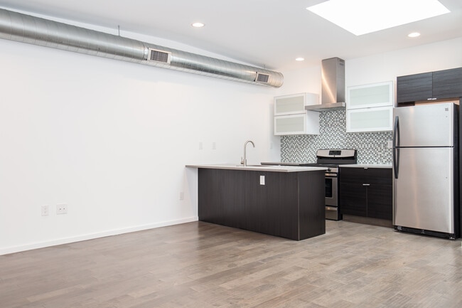 1442 N 7th St, Unit 2 in Philadelphia, PA - Building Photo - Building Photo