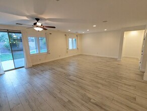 8213 Fowler Falls Ct in North Las Vegas, NV - Building Photo - Building Photo