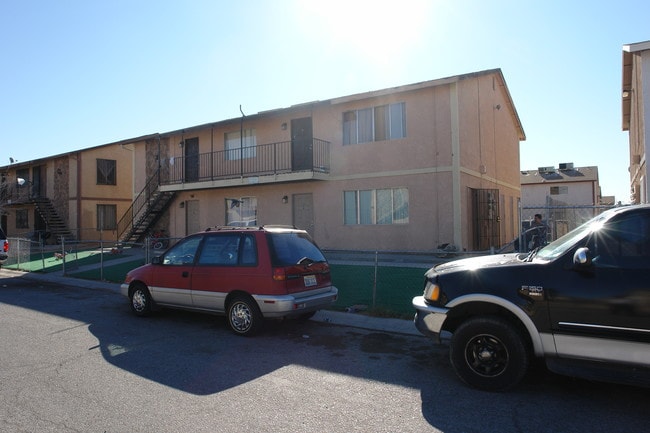 4723 Thunderbolt Ave in Las Vegas, NV - Building Photo - Building Photo