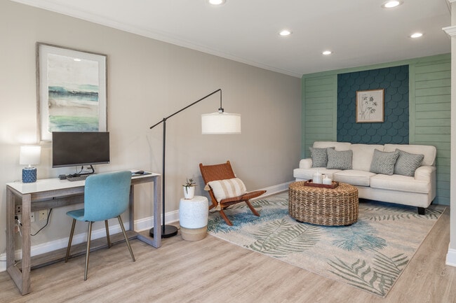 Palm Isle Apartments in Biloxi, MS - Foto de edificio - Interior Photo