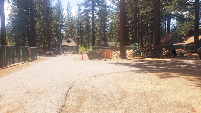 1150 Melba Dr in South Lake Tahoe, CA - Building Photo - Building Photo