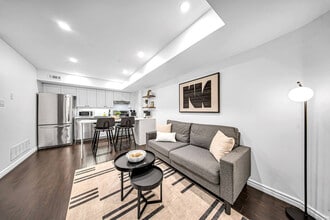 9 Niagara St, Unit SI ID1514871P in Toronto, ON - Building Photo - Building Photo