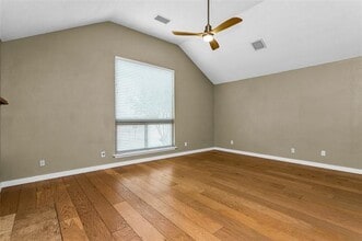 2010 Greenview Dr in Carrollton, TX - Building Photo - Building Photo