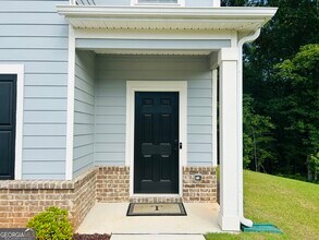 143 Chapel Hl Pkwy in Newnan, GA - Building Photo - Building Photo