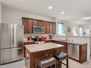 206 Elderberry in New Braunfels, TX - Building Photo - Building Photo