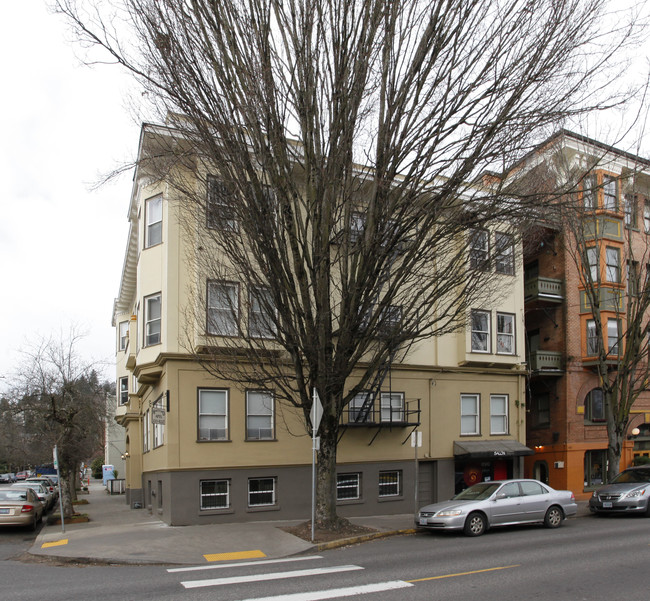 The Hartford in Portland, OR - Building Photo - Building Photo