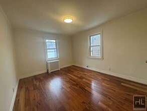 20-51-51 27th St in Queens, NY - Building Photo - Building Photo