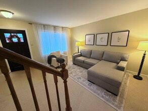 425 Spivak Drive in Schererville, IN - Foto de edificio - Building Photo