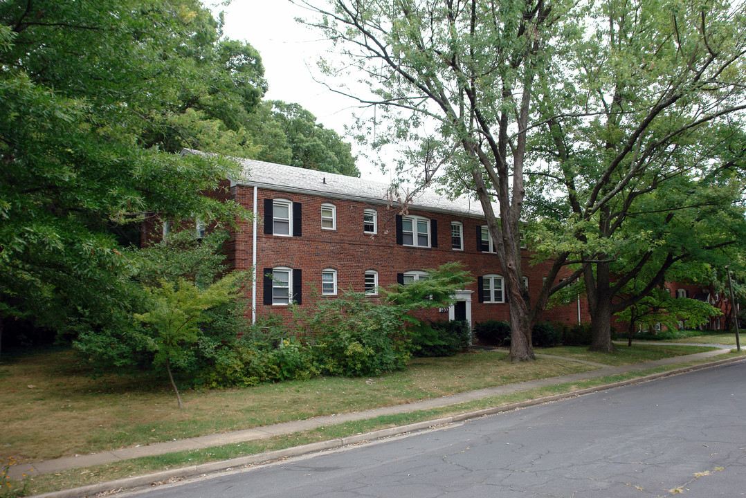 1407 N Kenilworth St in Arlington, VA - Building Photo