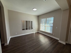 609 Community Dr in New Braunfels, TX - Building Photo - Building Photo