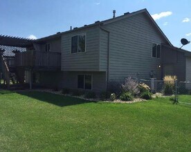 7100 W. 66th St in Sioux Falls, SD - Foto de edificio - Building Photo