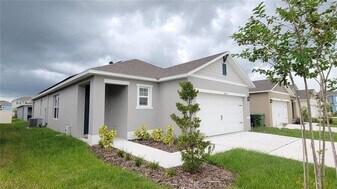 4334 Testana Ln in Winter Haven, FL - Building Photo