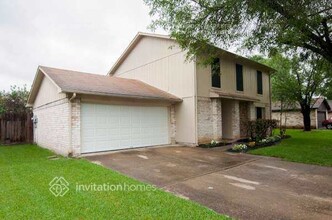 9422 Cedar Point Cir in Houston, TX - Building Photo - Building Photo