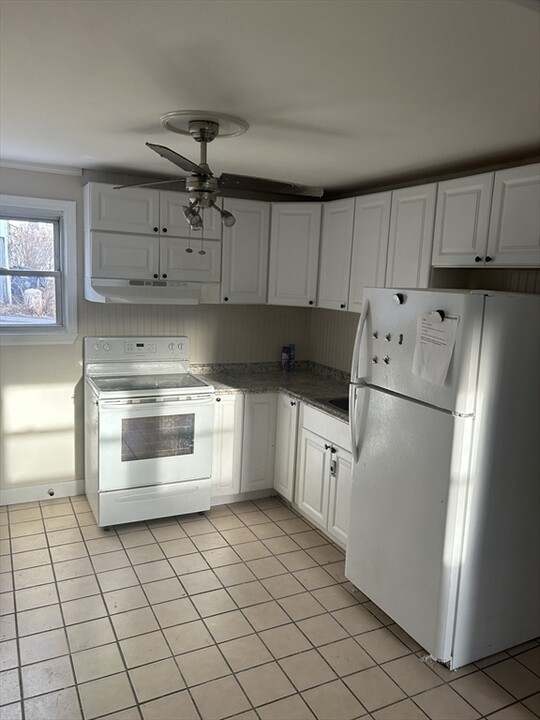 148 Charlton St-Unit -D in Southbridge, MA - Building Photo