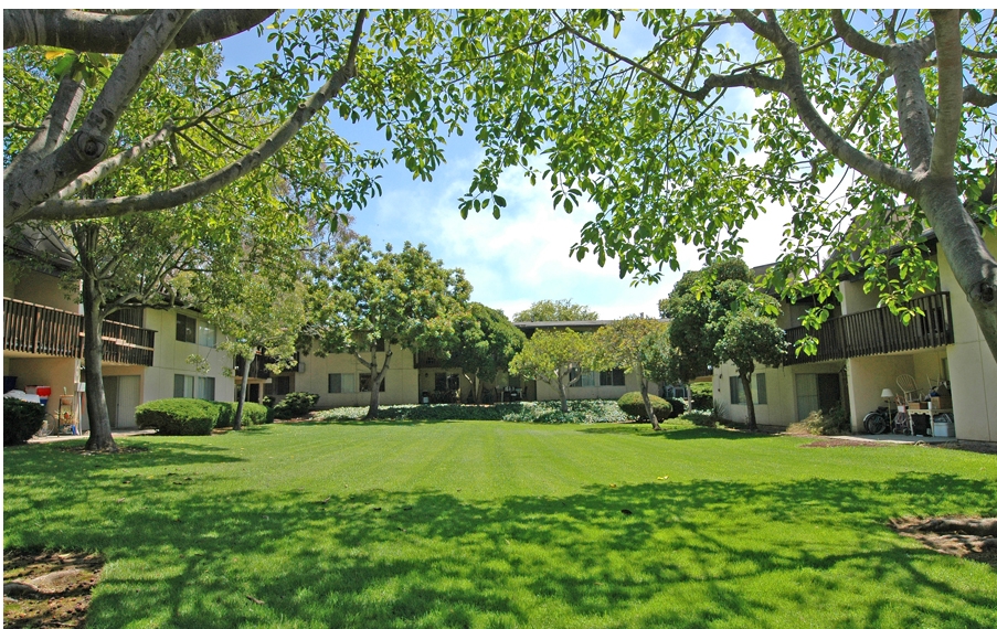 West Campus Apartments- UCSB in Goleta, CA - Building Photo