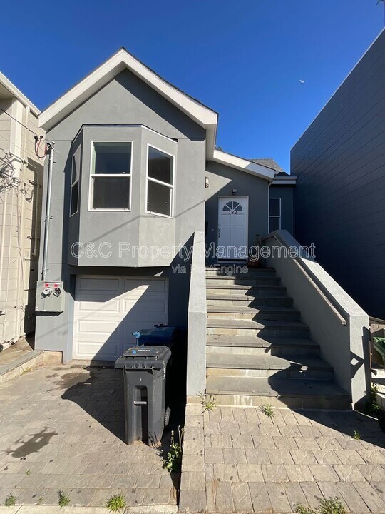 182 Los Olivos Ave in Daly City, CA - Foto de edificio