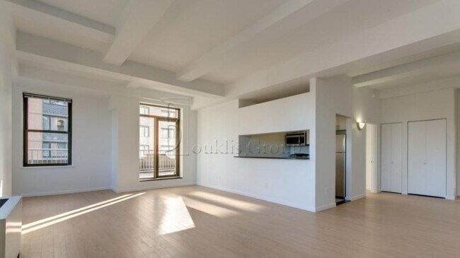 30 Carlisle St in New York, NY - Building Photo - Building Photo